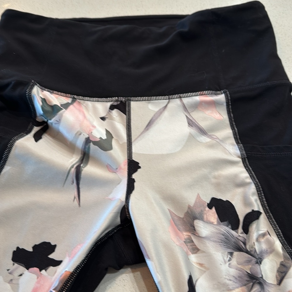 Athleta Leggings Size Medium - Picture 2 of 10
